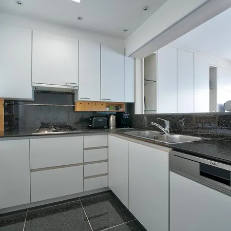 Renovated Luxurious Cosy Penthouse With Sea View 아파트